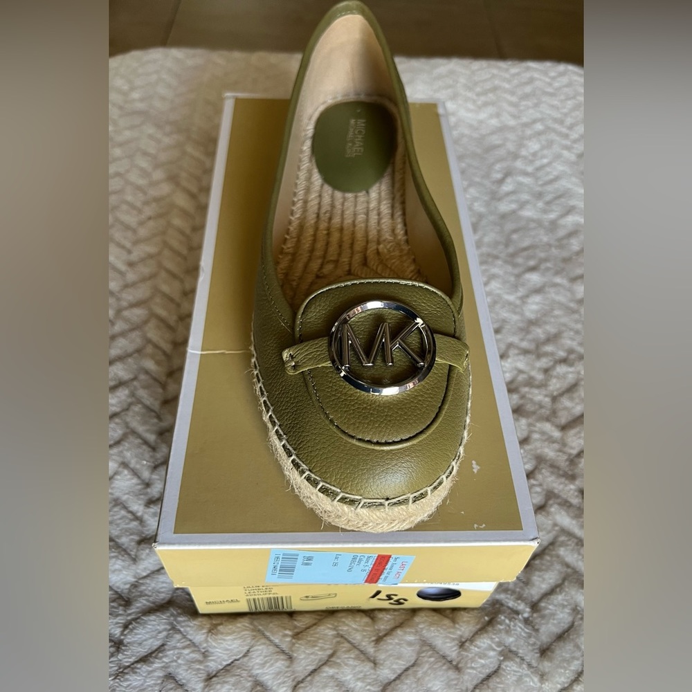 NEW Michael Kors espadrilles in olive, women’s 9.5